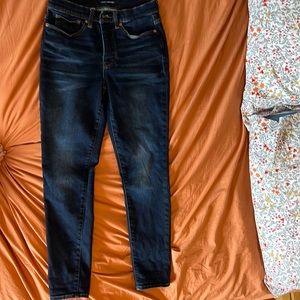 Lucky Brand High Rise Bridgette Skinny in a Dark Wash (8/29R)